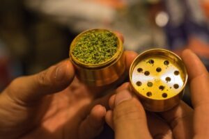 Ο ατμοποιητής ξηρού βοτάνου ή εκχυλίσματος είναι ακόμα μια εξαιρετική επιλογή για τους ασθενείς